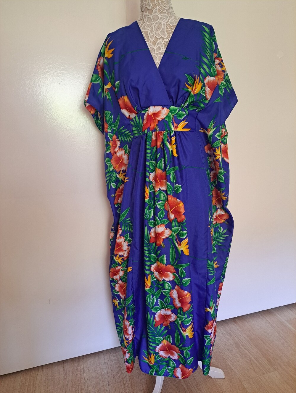 EVERGREEN ISLAND  Hawaiano Vintage Vibrant Blue Floral Maxi Caftan Dress